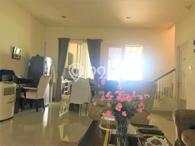 Hunian Impian dengan 3 Kamar Tidur di Kawasan Elite BSD, Tangerang Hunian Impian dengan 3 Kamar Tidur di Kawasan Elite BSD, Tangerang