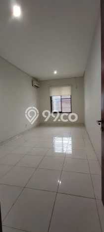 Ready to Use! Luxury House LT 220m2 Desain Elegan di BSD City Ready to Use! Luxury House LT 220m2 Desain Elegan di BSD City