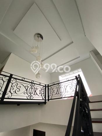 Jual Rumah Mewah Elegan Dengan View Cantik di Pondok Kelapa, Jakarta Timur Jual Rumah Mewah Elegan Dengan View Cantik di Pondok Kelapa, Jakarta Timur