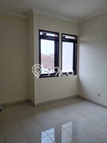 HARGA SPESIAL! Rumah kawasan Taman Kopo Indah, Akses ke Pusat Kota, 3 KT, Luas 119m² LB 200m² HARGA SPESIAL! Rumah kawasan Taman Kopo Indah, Akses ke Pusat Kota, 3 KT, Luas 119m² LB 200m²