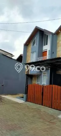 Disewakan! Rumah 3 Kamar Tidur &
2 Kamar Mandi di Cihanjuang, Bandung Disewakan! Rumah 3 Kamar Tidur &
2 Kamar Mandi di Cihanjuang, Bandung