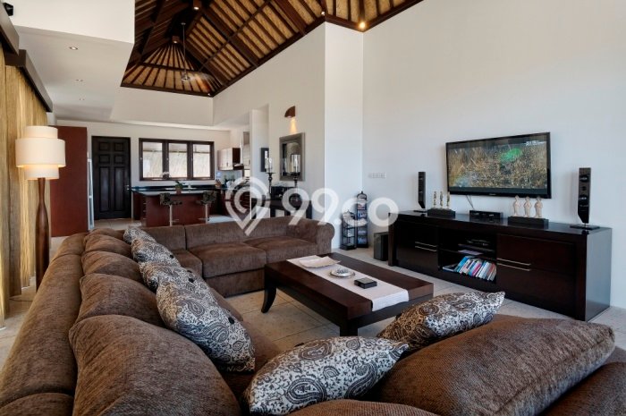 SPECIAL OFFER! Rumah Asri di , Luas 562m2m² Bangunan 350m2m² SPECIAL OFFER! Rumah Asri di , Luas 562m2m² Bangunan 350m2m²