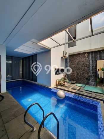 Ready to Use! Premium House LT 210m2 Desain Modern di Kemang Ready to Use! Premium House LT 210m2 Desain Modern di Kemang