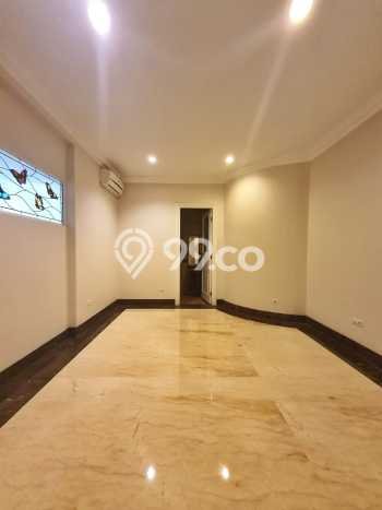 Rumah Luxury Modern Tanpa Renovasi di Pondok Indah Jakarta Selatan Rumah Luxury Modern Tanpa Renovasi di Pondok Indah Jakarta Selatan