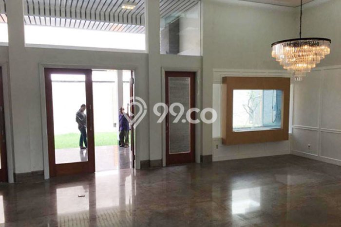 Dijual Rumah Premium dengan Fasilitas Sekitar Komplit di Menteng, Jakarta Pusat Dijual Rumah Premium dengan Fasilitas Sekitar Komplit di Menteng, Jakarta Pusat