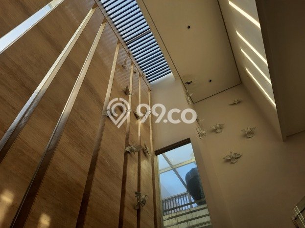 Rumah di Graha, Surabaya, Luas 360m2m² LB 500m2m² Rumah di Graha, Surabaya, Luas 360m2m² LB 500m2m²