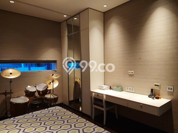 Rumah di Graha, Surabaya, Luas 360m2m² LB 500m2m² Rumah di Graha, Surabaya, Luas 360m2m² LB 500m2m²