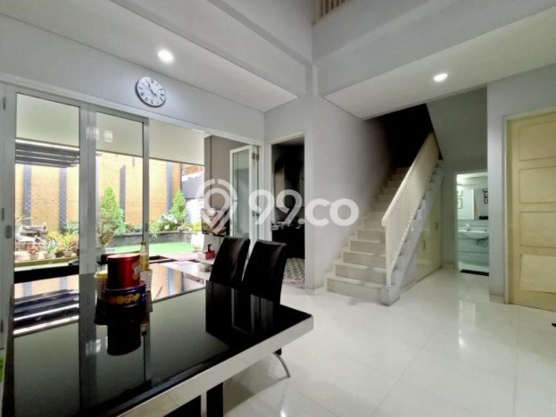 Hunian Cantik Modern Lb 250m2 di Cinere, Depok Hunian Cantik Modern Lb 250m2 di Cinere, Depok