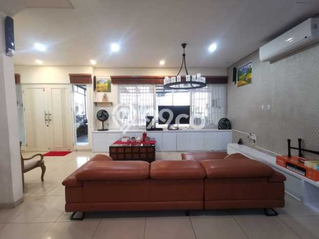 Rumah Elit Modern Tanpa Renovasi di Pantai Indah Kapuk Jakarta Utara Rumah Elit Modern Tanpa Renovasi di Pantai Indah Kapuk Jakarta Utara