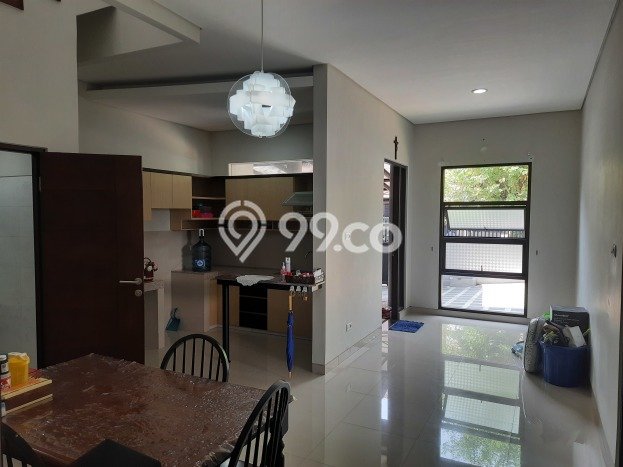 Jual Segera Rumah 4 KT 3 KM di Citraland, Surabaya Jual Segera Rumah 4 KT 3 KM di Citraland, Surabaya