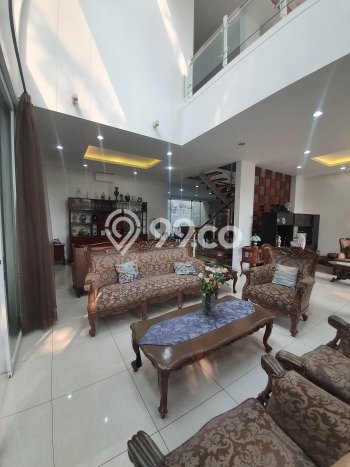 Rumah dengan Lokasi Strategis 3 KT di Kebayoran Baru, Jakarta Selatan Rumah dengan Lokasi Strategis 3 KT di Kebayoran Baru, Jakarta Selatan