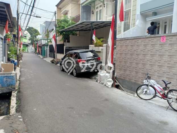 KESEMPATAN EMAS! Rumah Berkualitas di Tomang, Jakarta Barat, Luas 135m² Bangunan 170m² KESEMPATAN EMAS! Rumah Berkualitas di Tomang, Jakarta Barat, Luas 135m² Bangunan 170m²