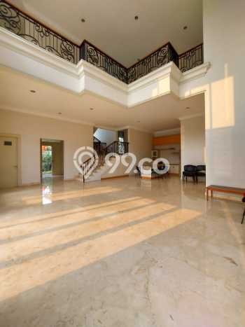 Rumah Luxury Modern Tanpa Renovasi di Pejaten Jakarta Selatan Rumah Luxury Modern Tanpa Renovasi di Pejaten Jakarta Selatan