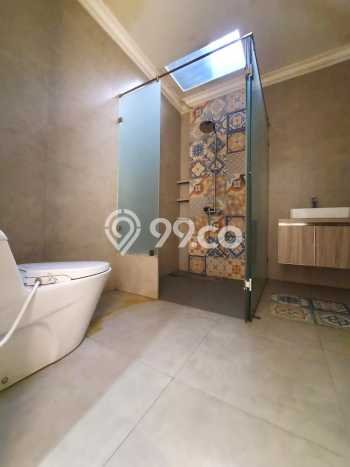 Rumah Luxury Modern Tanpa Renovasi di Pejaten Jakarta Selatan Rumah Luxury Modern Tanpa Renovasi di Pejaten Jakarta Selatan