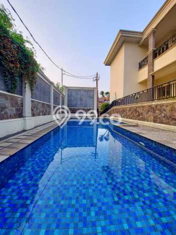 Rumah Luxury Modern Tanpa Renovasi di Pejaten Jakarta Selatan Rumah Luxury Modern Tanpa Renovasi di Pejaten Jakarta Selatan
