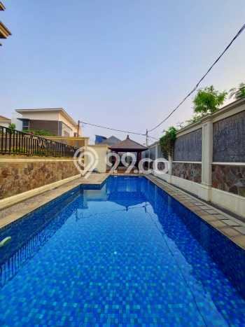Rumah Luxury Modern Tanpa Renovasi di Pejaten Jakarta Selatan Rumah Luxury Modern Tanpa Renovasi di Pejaten Jakarta Selatan