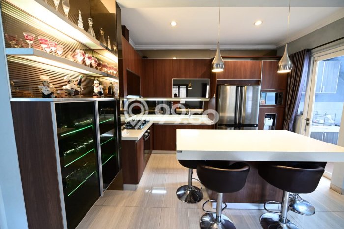 Rumah Elit Modern Tanpa Renovasi di BSD Griya Loka Tangerang Rumah Elit Modern Tanpa Renovasi di BSD Griya Loka Tangerang