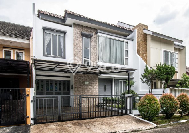 Rumah Elit Modern Tanpa Renovasi di BSD Griya Loka Tangerang Rumah Elit Modern Tanpa Renovasi di BSD Griya Loka Tangerang