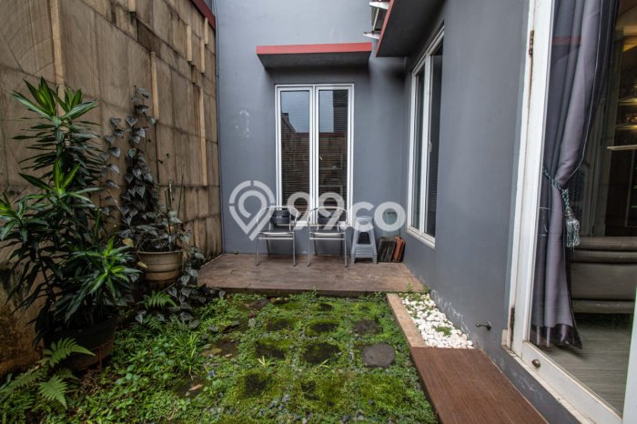Rumah Elit Modern Tanpa Renovasi di BSD Griya Loka Tangerang Rumah Elit Modern Tanpa Renovasi di BSD Griya Loka Tangerang