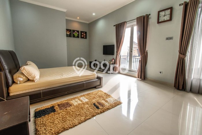 Rumah Elit Modern Tanpa Renovasi di BSD Griya Loka Tangerang Rumah Elit Modern Tanpa Renovasi di BSD Griya Loka Tangerang