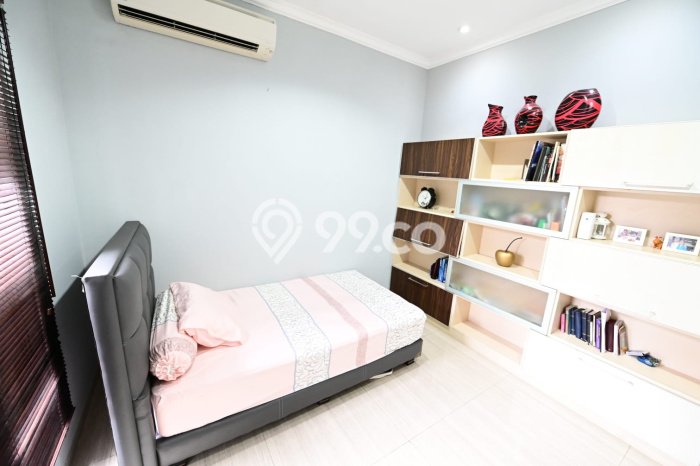 Rumah Elit Modern Tanpa Renovasi di BSD Griya Loka Tangerang Rumah Elit Modern Tanpa Renovasi di BSD Griya Loka Tangerang