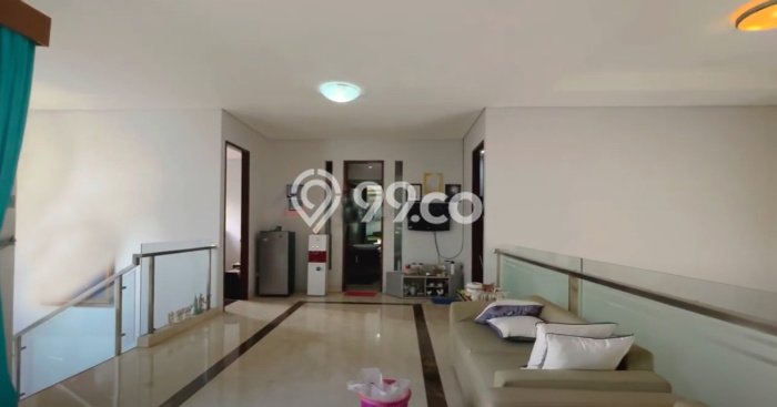 Rumah Elit Modern Tanpa Renovasi di Cipete Jakarta Selatan Rumah Elit Modern Tanpa Renovasi di Cipete Jakarta Selatan