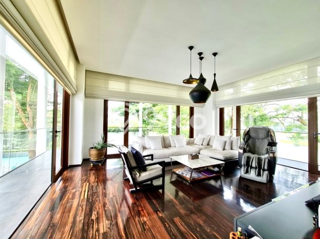 Rumah 5 KT 7 KM di Kawasan BSD City, Tangerang Rumah 5 KT 7 KM di Kawasan BSD City, Tangerang