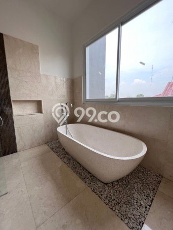 Kesempatan Memiliki Rumah LT 206m² / LB 460m² di Bintaro, Dekat Pusat Kota, Tangerang Selatan Kesempatan Memiliki Rumah LT 206m² / LB 460m² di Bintaro, Dekat Pusat Kota, Tangerang Selatan