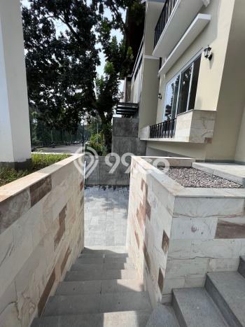 Kesempatan Memiliki Rumah LT 206m² / LB 460m² di Bintaro, Dekat Pusat Kota, Tangerang Selatan Kesempatan Memiliki Rumah LT 206m² / LB 460m² di Bintaro, Dekat Pusat Kota, Tangerang Selatan