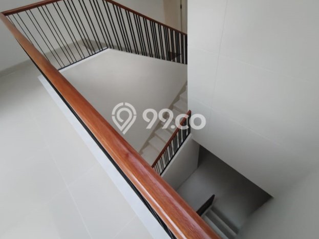Rumah Asri di Serpong, 4 KT, Free Macet Rumah Asri di Serpong, 4 KT, Free Macet