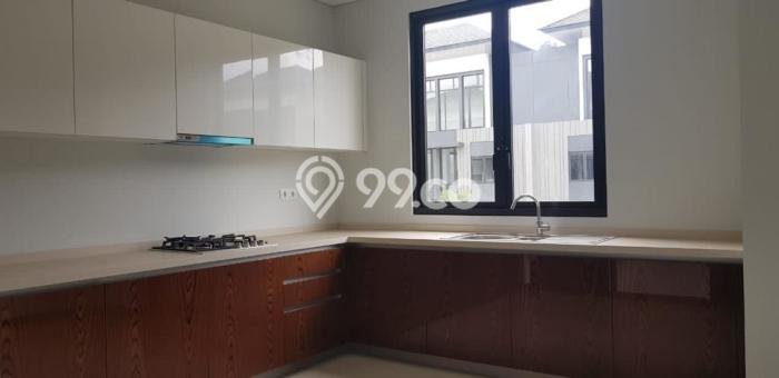 Rumah Bagus di BSD City, Tangerang, Luas Tanah 300m², LB 349m² Rumah Bagus di BSD City, Tangerang, Luas Tanah 300m², LB 349m²
