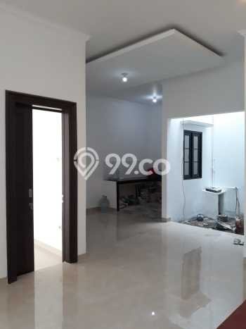 For Sale! Luxury House LT 132m2 Desain Modern di Kemanggisan For Sale! Luxury House LT 132m2 Desain Modern di Kemanggisan
