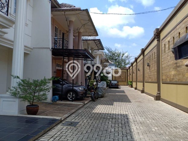 For Sale! Luxury House LT 124m2 Desain Modern di Pondok Kelapa For Sale! Luxury House LT 124m2 Desain Modern di Pondok Kelapa