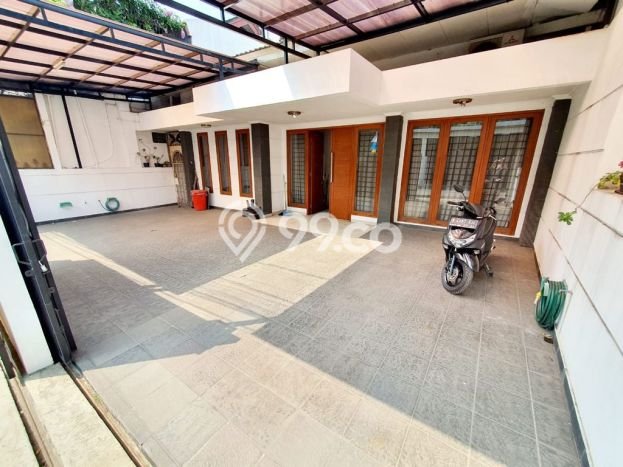 Siap Huni Hunian Elit 7 Kamar di Kebayoran Baru Dekat ke Mana Saja Siap Huni Hunian Elit 7 Kamar di Kebayoran Baru Dekat ke Mana Saja