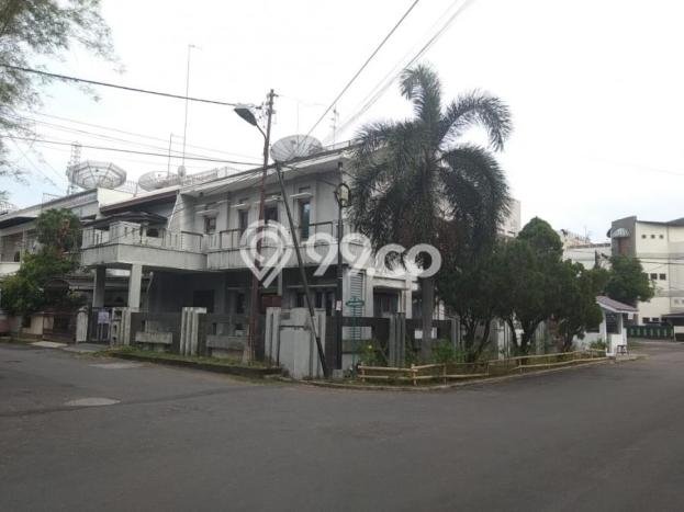 Rumah Lingkungan Asri di Medan Polonia, Medan, LT 306m² Bangunan 392m² Rumah Lingkungan Asri di Medan Polonia, Medan, LT 306m² Bangunan 392m²