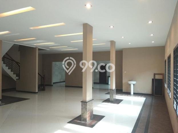 Rumah Lingkungan Asri di Medan Polonia, Medan, LT 306m² Bangunan 392m² Rumah Lingkungan Asri di Medan Polonia, Medan, LT 306m² Bangunan 392m²