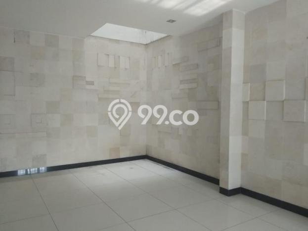 Rumah Lingkungan Asri di Medan Polonia, Medan, LT 306m² Bangunan 392m² Rumah Lingkungan Asri di Medan Polonia, Medan, LT 306m² Bangunan 392m²