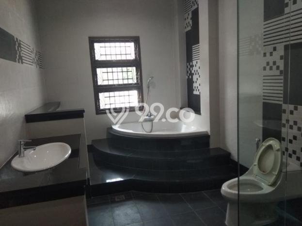 Rumah Lingkungan Asri di Medan Polonia, Medan, LT 306m² Bangunan 392m² Rumah Lingkungan Asri di Medan Polonia, Medan, LT 306m² Bangunan 392m²