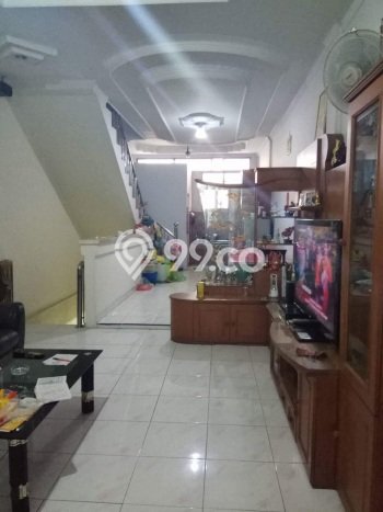Bisa KPR! Rumah Strategis di Medan Tembung, LT 68m² Bangunan 204m² Bisa KPR! Rumah Strategis di Medan Tembung, LT 68m² Bangunan 204m²