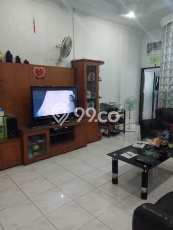 Bisa KPR! Rumah Strategis di Medan Tembung, LT 68m² Bangunan 204m² Bisa KPR! Rumah Strategis di Medan Tembung, LT 68m² Bangunan 204m²