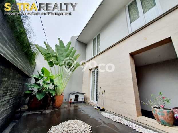 Ready to Use! Luxury House LT 289m2 Desain Modern di Tomang Ready to Use! Luxury House LT 289m2 Desain Modern di Tomang