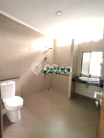 Ready to Use! Luxury House LT 200m2 Desain Elegan di Setiabudi Ready to Use! Luxury House LT 200m2 Desain Elegan di Setiabudi