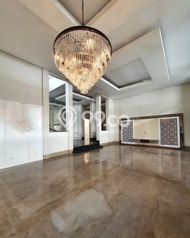 Siap Huni Rumah Mewah 4 Kamar di Menteng Dekat ke Mana Pun Siap Huni Rumah Mewah 4 Kamar di Menteng Dekat ke Mana Pun
