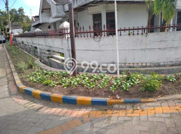 Hunian Elit LB 300m2 Siap Huni Desain Elegan di Kedung Baruk, Surabaya Hunian Elit LB 300m2 Siap Huni Desain Elegan di Kedung Baruk, Surabaya