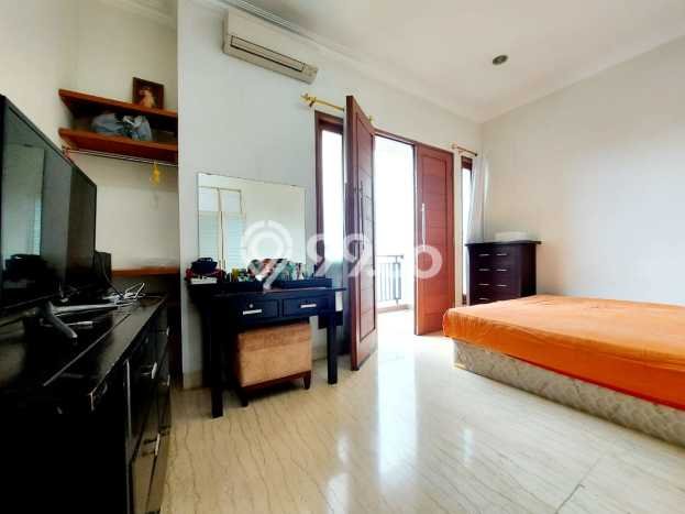 Rumah Elit Modern Tanpa Renovasi di Pondok Pinang Jakarta Selatan Rumah Elit Modern Tanpa Renovasi di Pondok Pinang Jakarta Selatan
