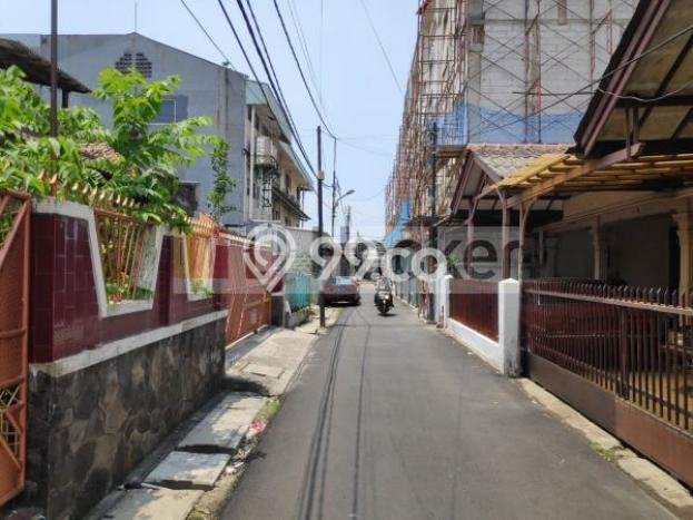 Rumah Luxury Modern Tanpa Renovasi di Grogol Jakarta Barat Rumah Luxury Modern Tanpa Renovasi di Grogol Jakarta Barat