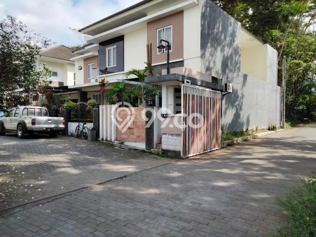 Siap Huni Rumah Mewah 4 Kamar di Ngemplak Dekat ke Mana Pun Siap Huni Rumah Mewah 4 Kamar di Ngemplak Dekat ke Mana Pun