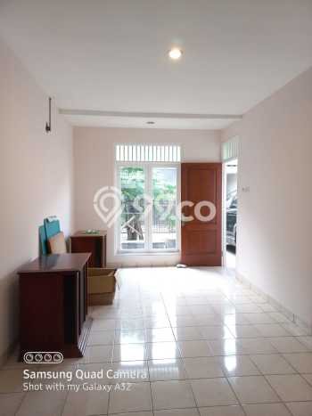 Rumah Luas Asri 4 KT Siap Pakai di Bintaro Jakarta Selatan Rumah Luas Asri 4 KT Siap Pakai di Bintaro Jakarta Selatan