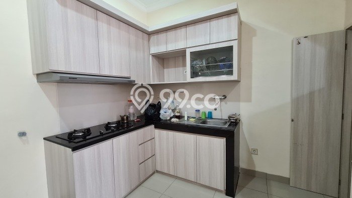 Disewakan! Rumah 2 Kamar Tidur &
2 Kamar Mandi di Green Lake City, Jakarta Barat Disewakan! Rumah 2 Kamar Tidur &
2 Kamar Mandi di Green Lake City, Jakarta Barat