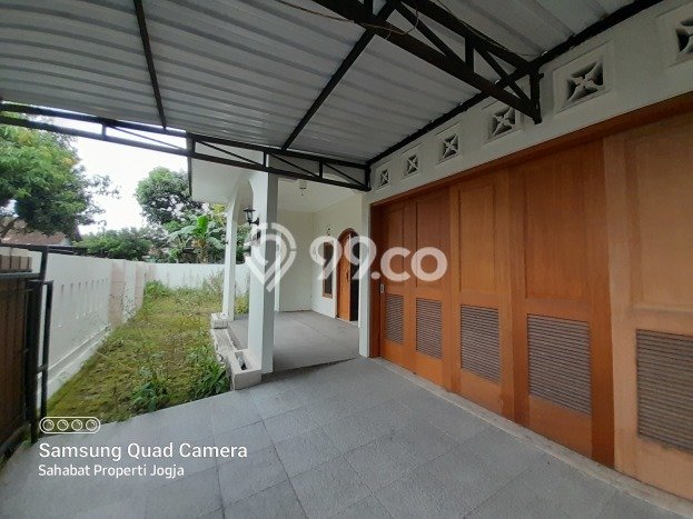 For Sale! Luxury House LT 349m2 Desain Elegan di Condong Catur For Sale! Luxury House LT 349m2 Desain Elegan di Condong Catur